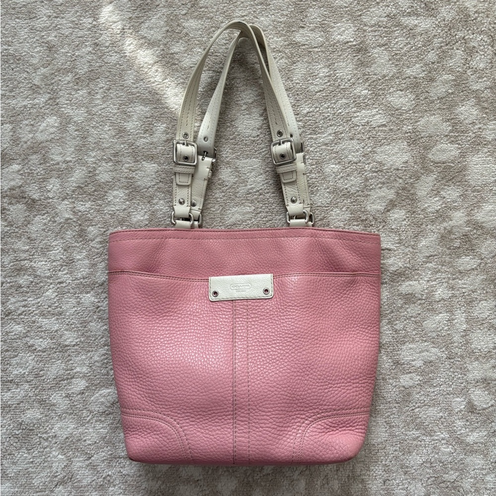 Perfect baby pink Coach purse 🩷